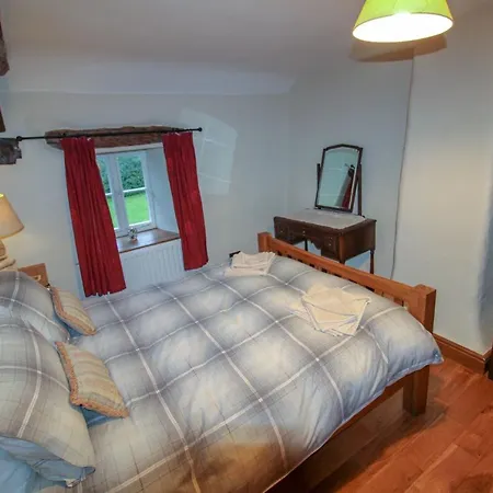 Little Barracks, Characterful In Rural Location Little Strickland